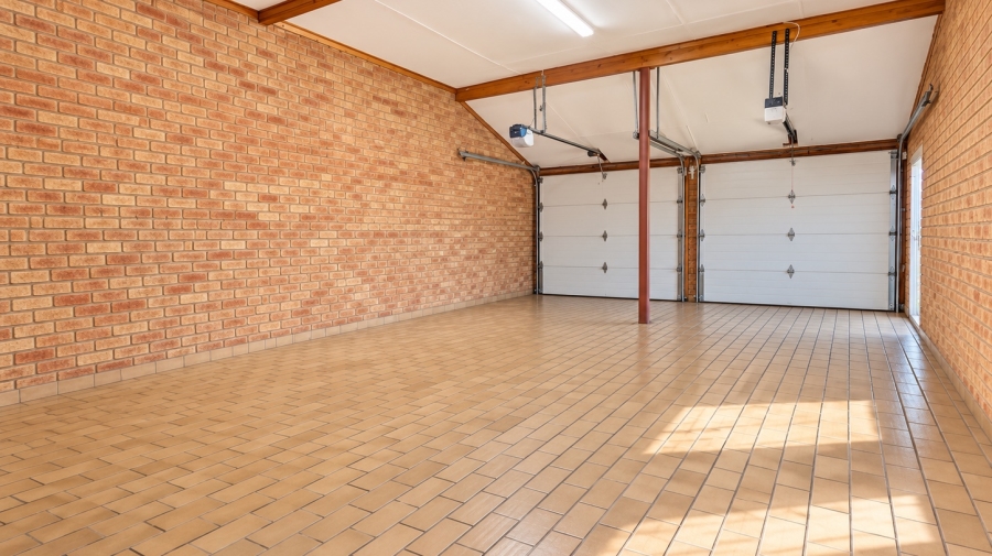 7 Bedroom Property for Sale in Heuwelsig Free State